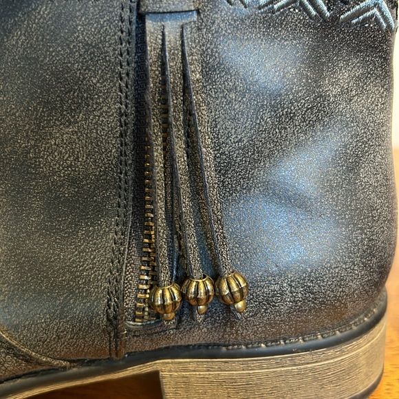 Roxy Sita Embroidered Booties - Picture 10 of 10